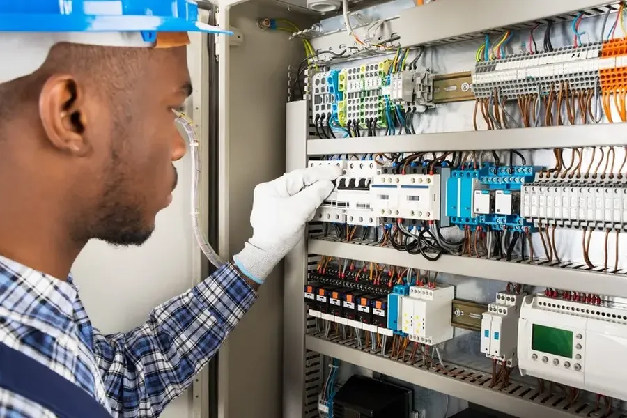 When To Call An Electrician For Emergency Electrical Repair in Houston, TX When To Call An Electrician For Emergency Electrical Repair in Houston, TX